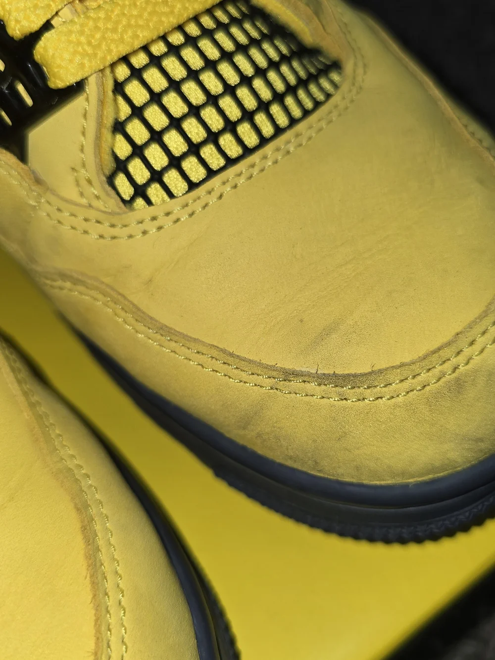Nike Air Jordan 4 Retro Men’s Yellow Basketball Shoes Size 10